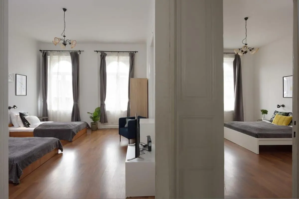 Central Large Cosy Apartment Budapeşte Macaristan