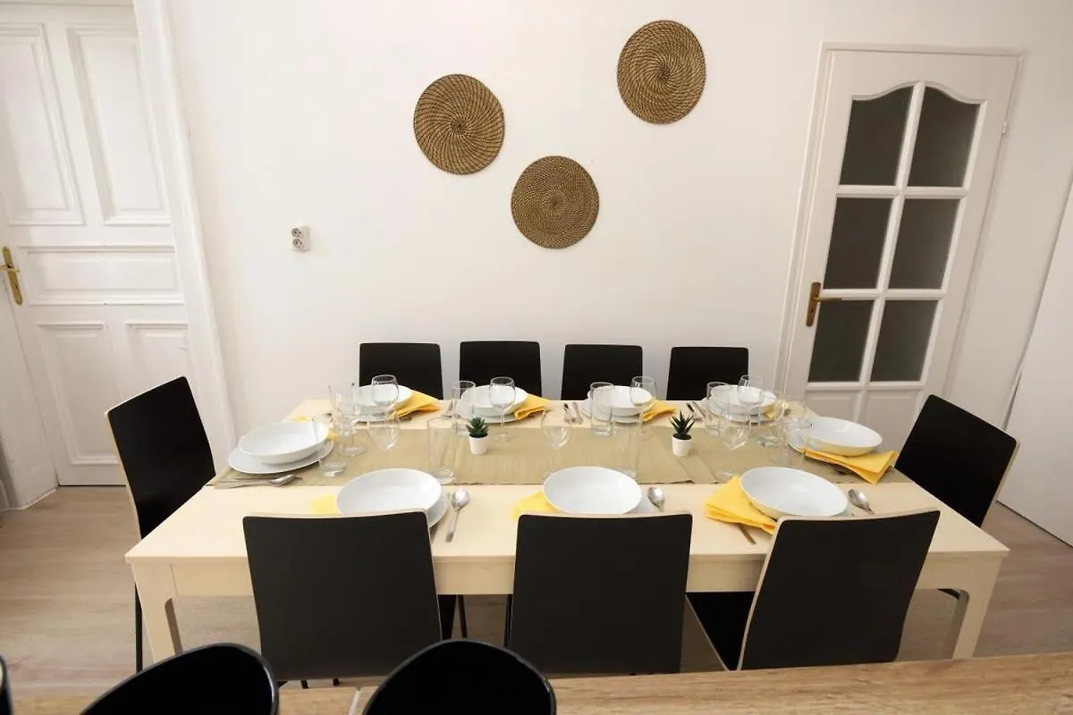Central Large Cosy Apartment Budapeşte Macaristan