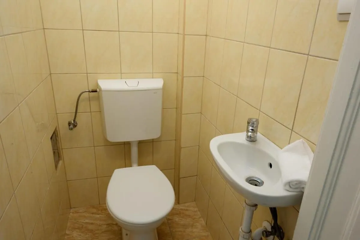 Central Large Cosy Apartment 布达佩斯