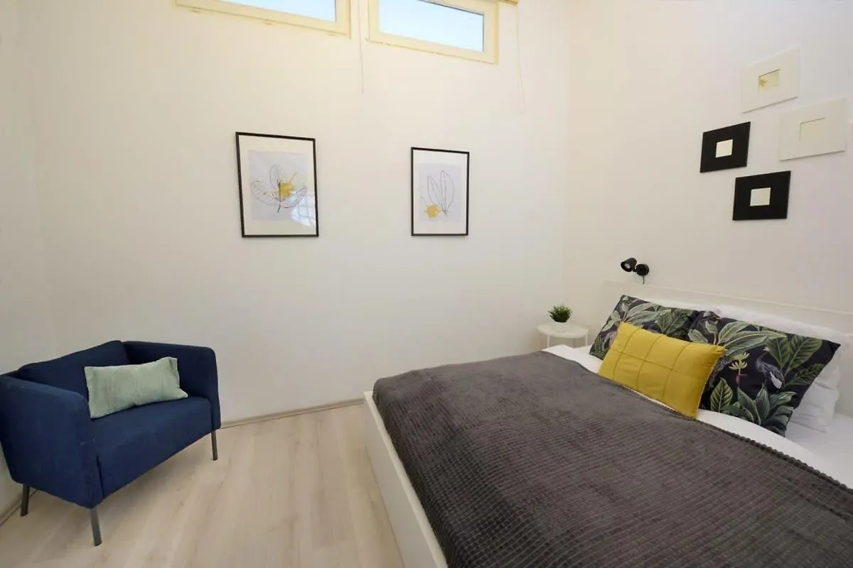 Central Large Cosy Apartment 布达佩斯